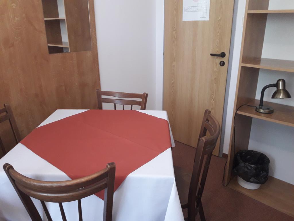 Hostel Sokol Troja 布拉格 外观 照片